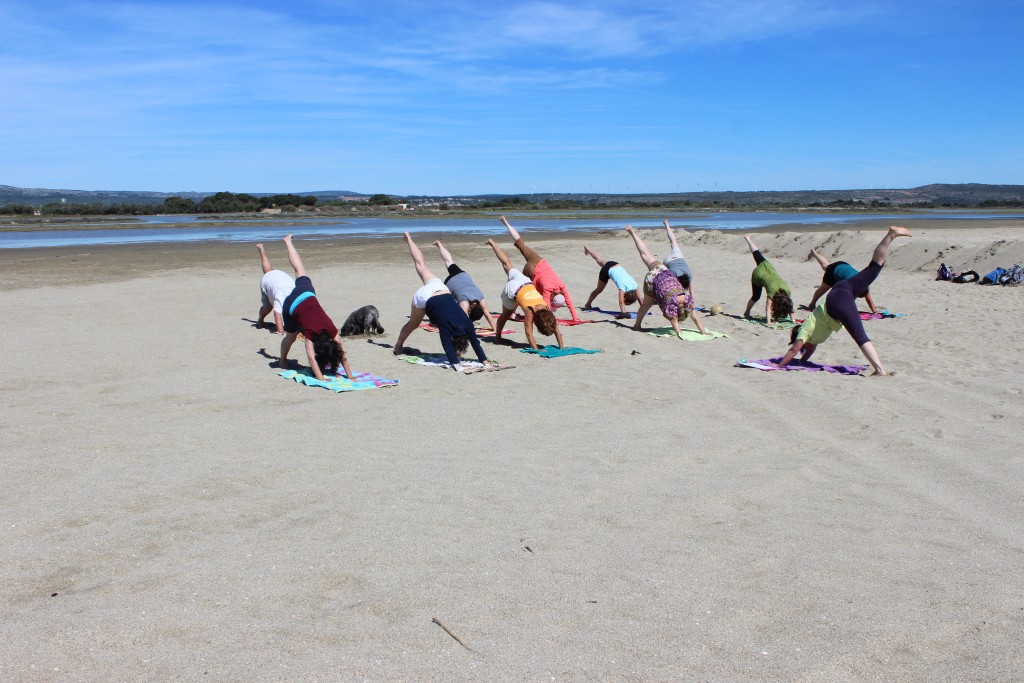 yoga plage corinne chauveau behappyoga