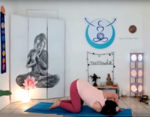 Yoga en ligne et digestion posture  torsion 